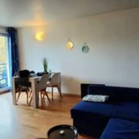 Paris-stade De France, Metro, Parking, 6 Personnes * Saint-Denis (Seine-Saint-Denis)